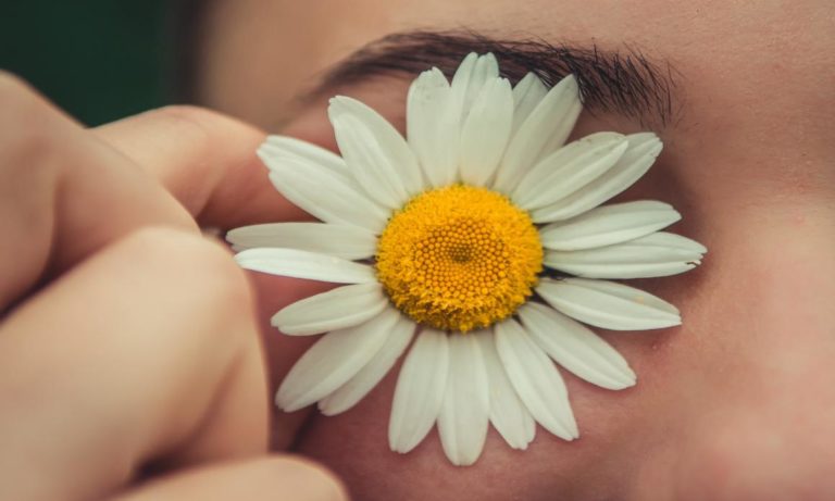 Hydrolat apaisant pour yeux irrités