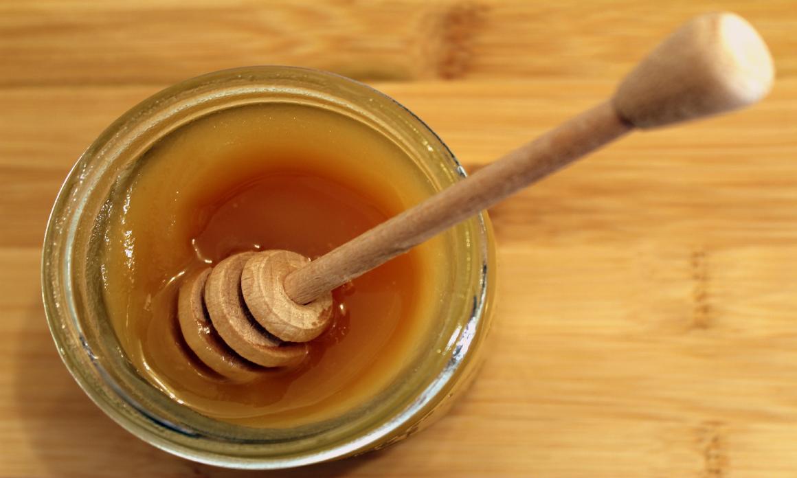 Masque nourrissant au miel pour les peaux sèches