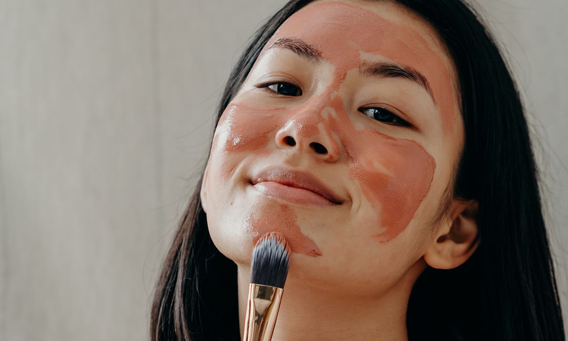 Masque à l’argile rouge : Recettes maison pour les peaux sensibles