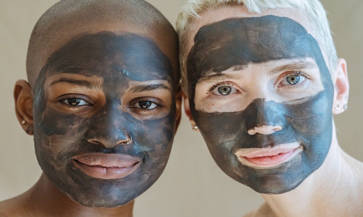 Masque visage au rhassoul : Recettes maison pour assainir les peaux grasses, même acnéiques
