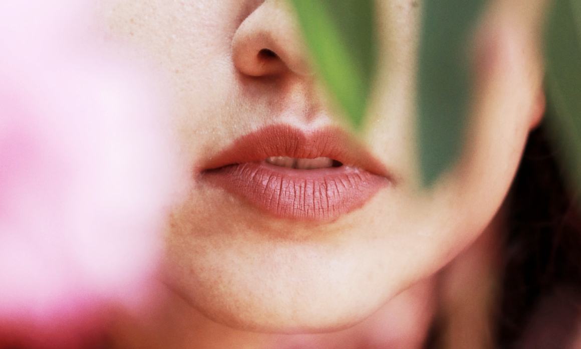 Baume à lèvres teinté : Les soins naturels pour nourrir et colorer votre bouche