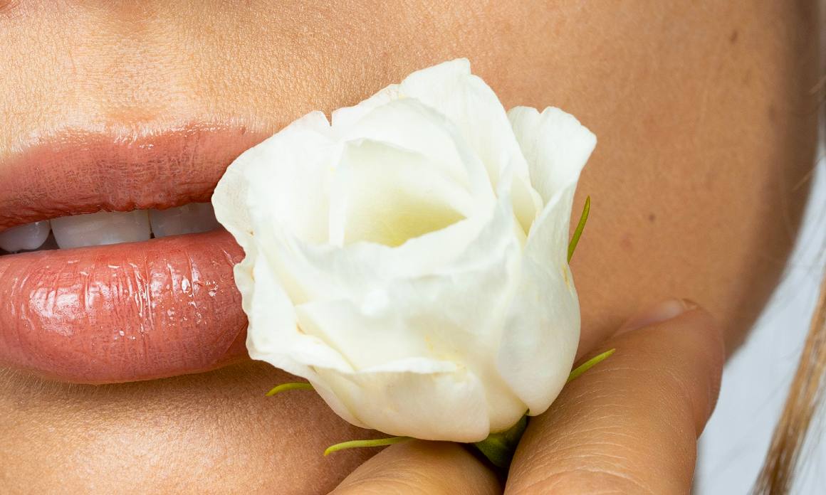 Lèvres sèches : Conseils & remèdes naturels pour se préserver des gerçures